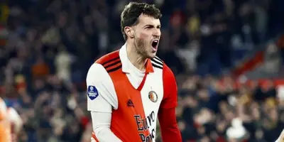 Santiago Giménez ha marcado 23 goles en la temporada por Europa.