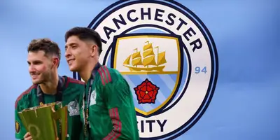 Santiago Giménez junto a Edson Álvarez / FOTO AZTECA DEPORTES