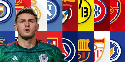 Santiago Giménez junto a escudos de clubes europeos / FOTO MEXSPORT