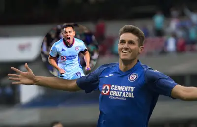 Santiago Giménez y Charly Rodríguez/Foto TUDN.