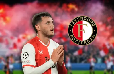 Santiago Giménez y escudo del Feyenoord./Foto Línea Directa.