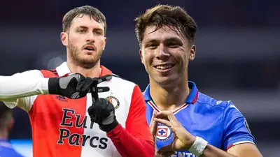 Santiago Giménez y Rodrigo Huescas/ Foto: Marca