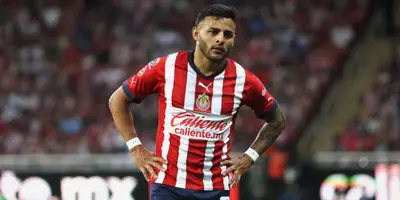 Se encienden las alertas en el Guadalajara porque la lesión de Alexis Vega sería muy grave.