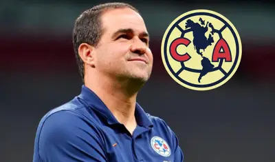 Se le vio especialmente emocionado con la serenata que recibió el equipo.