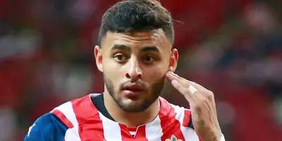 Se vienen tiempos complicados en Chivas con la lesión de Alexis Vega que podría costarles el torneo.