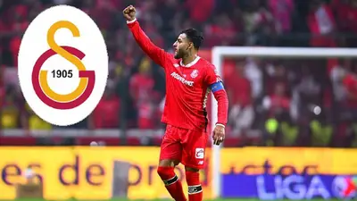 Según han informado, el atacante mexicano que sonó para Galatasaray pero todo surgió de un deseo de los hinchas