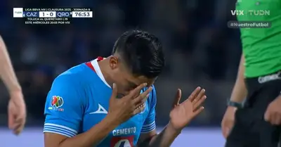 Sepúlveda celebrando a medias su gol. Captura de TUDN