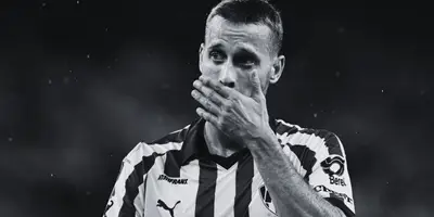 Sergio Canales en partido con Rayados. Foto: Sport judge