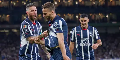 Sergio Canales festejando su gol ante Santos Laguna / FOTO FOX SPORTS