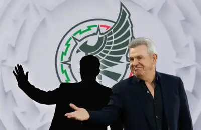 Silueta de entrenador y Javier Aguirre/Foto Cadena Noticias.