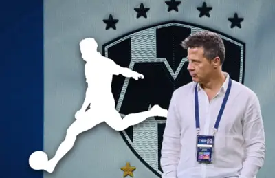 Silueta de futbolista pateando balón y José Antonio Noriega/ Foto Rayados.