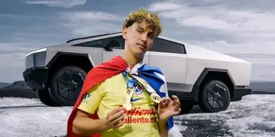 Tesla de fondo, tomada de Automax, con Igor al frente