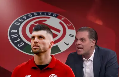 Tiago Volpi y Christian Martinoli molesto/ Foto Toluca.