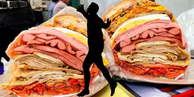 Torta cubana de fondo. Foto: Infobae