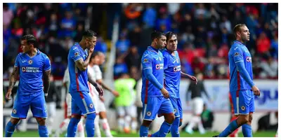 Tras la derrota contra el conjunto del Necaxa, el Potro Gutiérrez atacó a la afición azul y ellos ya le respondieron por su falta de respeto.