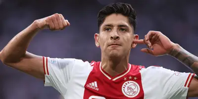 Un gran ex jugador del Ajax y de la Selección de Holanda mencionó que Edson es el mejor jugador del club holandés.