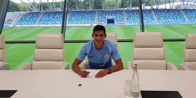 Uno de los elementos que pudo haber brillado en el Manchester City fue Uriel Antuna.