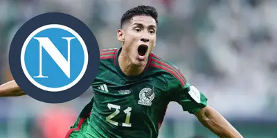 Uriel Antuna junto al escudo del Napoli / FOTO El Universal