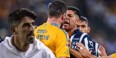 Veljko Paunovic en el Monterrey vs Tigres / FOTO X