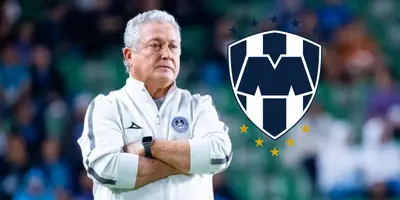 Víctor Manuel Vucetich junto al escudo de Rayados / FOTO CLARO SPORTS