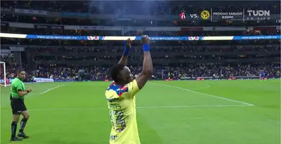 VIDEO | Julián Quiñones con gol de vestidor y el América ya lo gana, Cruz Azul en la lona