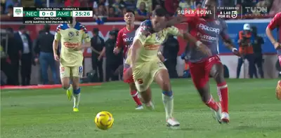 VIDEO | ¿Lo compensó? Expulsaron a Cambindo, América y Necaxa con diez jugadores