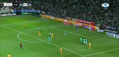 VIDEO | ¿Para eso lo trajeron? Increíble error de Brunetta en el Tigres vs León