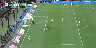 VIDEO | Ya no está para esos trotes, el error de Chicharito que eran 3pts para Chivas