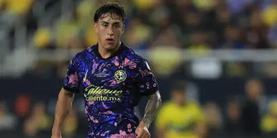 Zendejas en partido con América. Foto: Récord