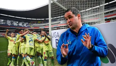 André Jardine dando indicaciones y jugadores del América/ Foto Fútbol Total.