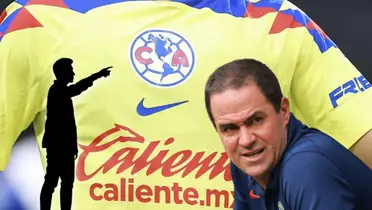 André Jardine y silueta de entrenador apuntando/ Foto Juan Futbol.