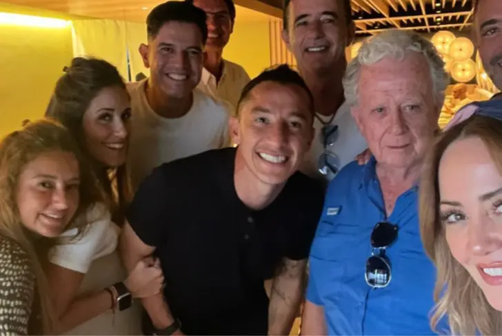 Andrés Guardado en Kinu con familiares y amigos / FOTO CARAS