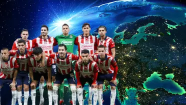 Jugadores de Chivas junto a Europa / FOTO FABIANMEZA