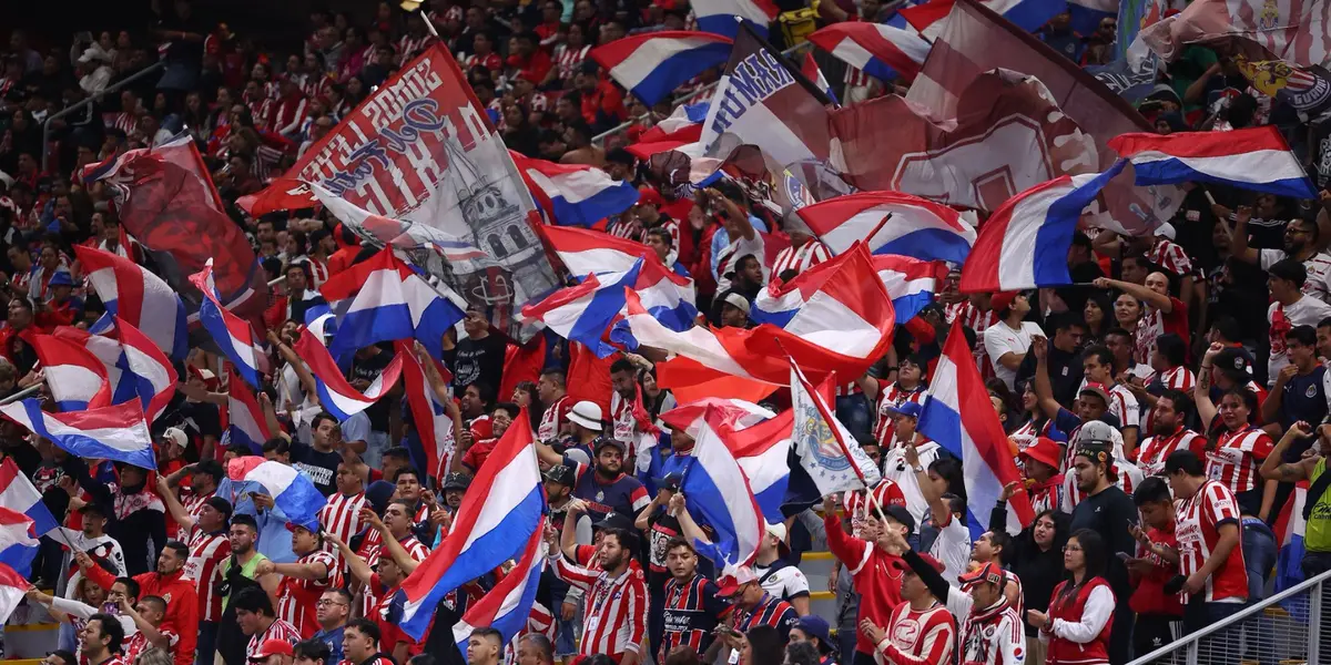 Afición rojiblanca. Foto: Chivas