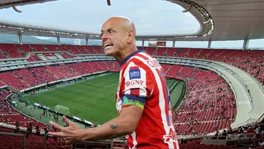 Akron de fondo, tomado de Wikipedia, con CH14 al frente