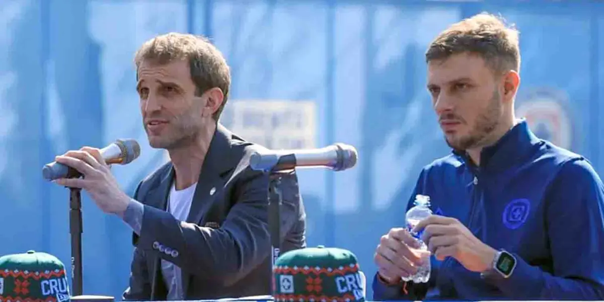 Alonso y Anselmi en conferencia. Foto: Fútbol Total