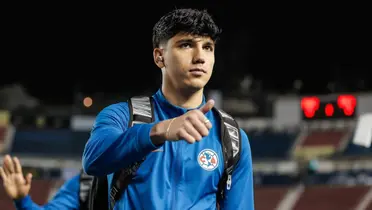 Álvarez llegando a partido. Foto: Club América