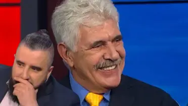 Álvaro Morales junto a Ricardo Ferretti / FOTO X