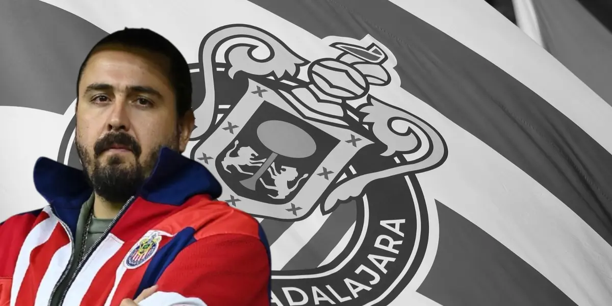 Amaury Vergara junto a bandera de Chivas / FOTO FÚTBOL TOTAL