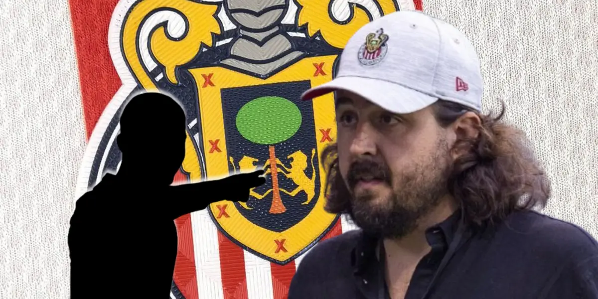 Amaury Vergara junto a futbolista incógnito / FOTO EL QUINTO PARTIDO