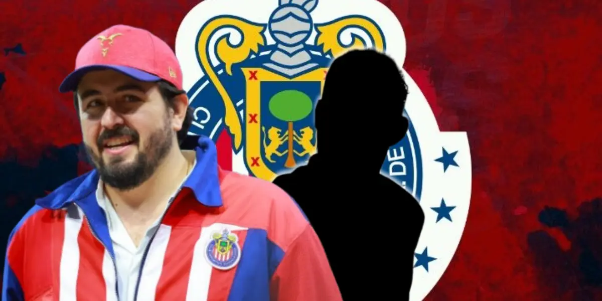 Amaury Vergara junto a futbolista incógnito / FOTO YAHOO NOTICIAS