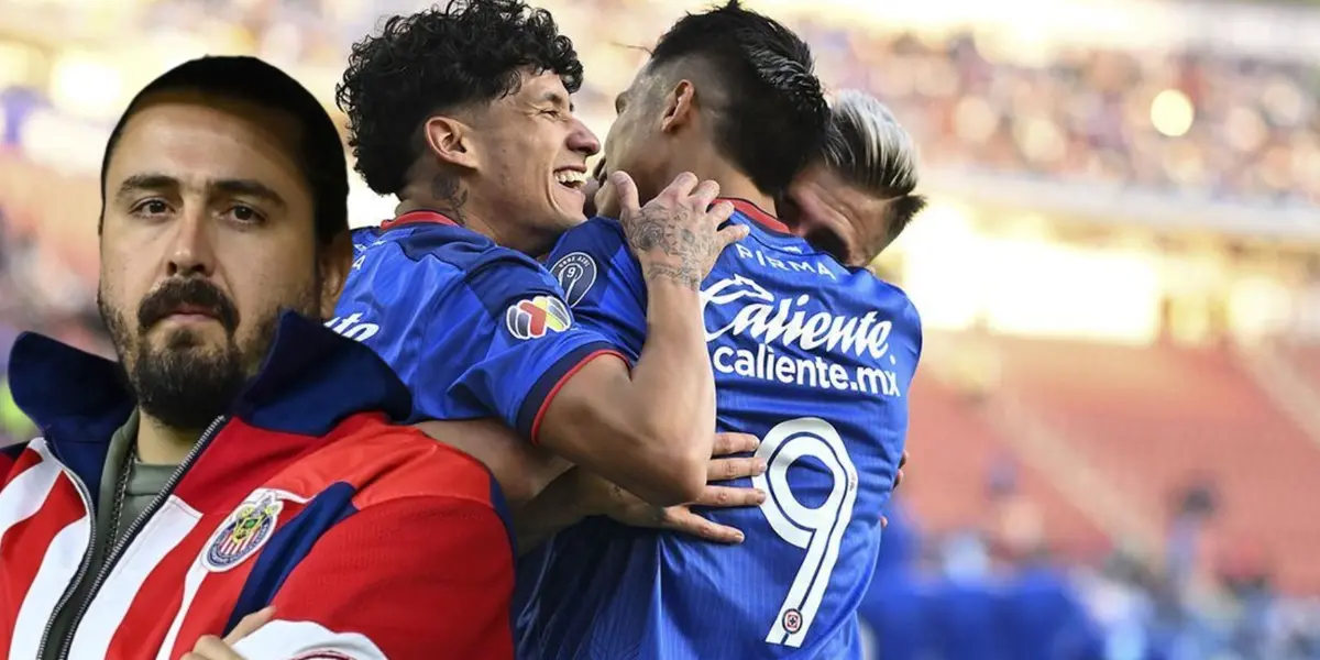 Amaury Vergara junto a futbolistas de Cruz Azul / FOTO IMAGO7