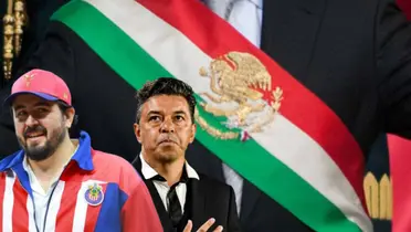 Amaury Vergara junto a Marcelo Gallardo / FOTO YAHOO NOTICIAS