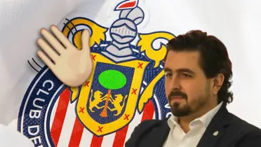 Amaury Vergara, mano agitando y logo de Chivas/ Foto Tienda Departamental.