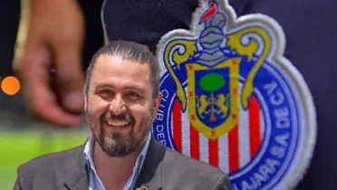 Amaury Vergara y escudo de Chivas/ Foto Imago7.