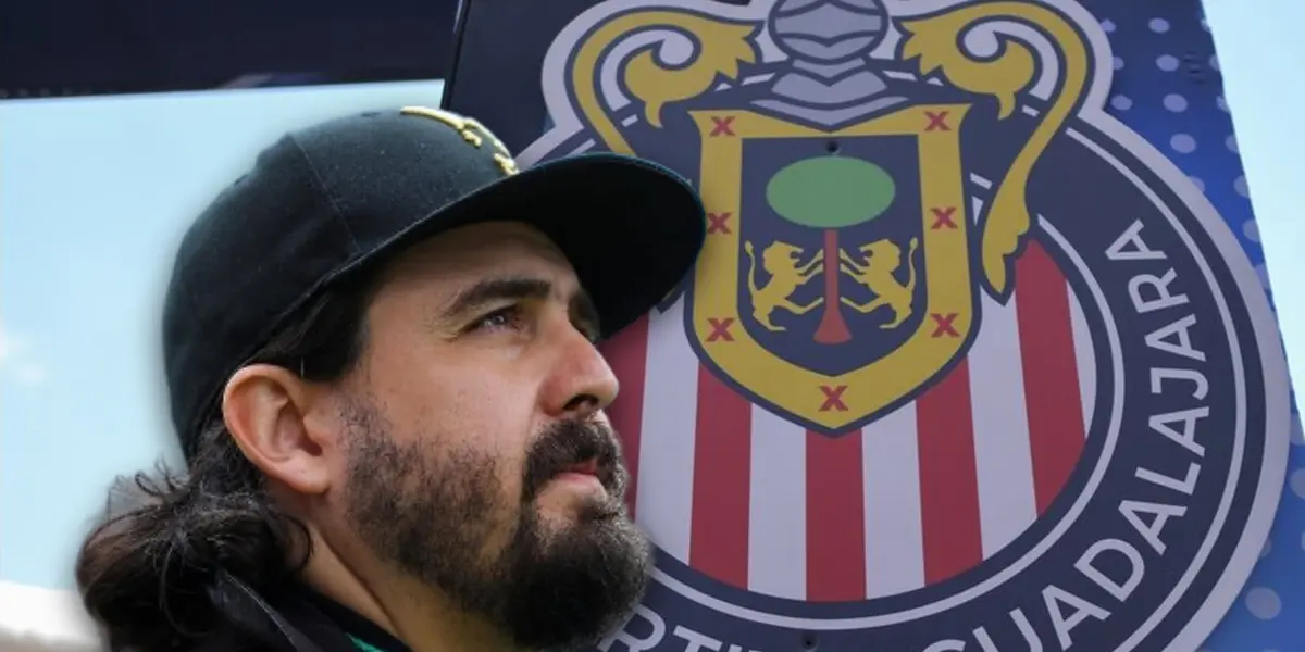 Amaury Vergara y escudo del Guadalajara/ Foto El Universal.