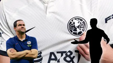 André Jardine de brazos cruzados y a su lado silueta de futbolista/ Foto América.