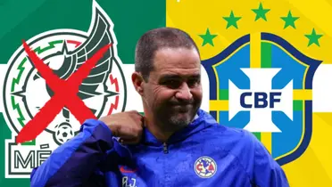 André Jardine junto a los escudos de México y Brasil / FOTO EL UNIVERSAL