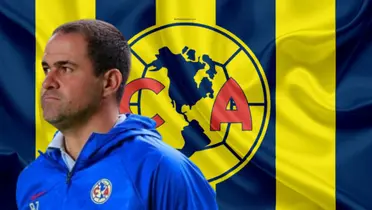 André Jardine junto al escudo del América / FOTO LA JORNADA