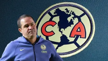 André Jardine y escudo del América/ Foto Soy Fútbol.